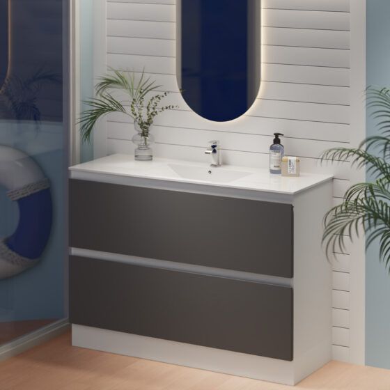 Twilight Titanium 120cm Marine on Kicker night Bathroom Twilight Titanium 120cm Marine on Kicker night Bathroom